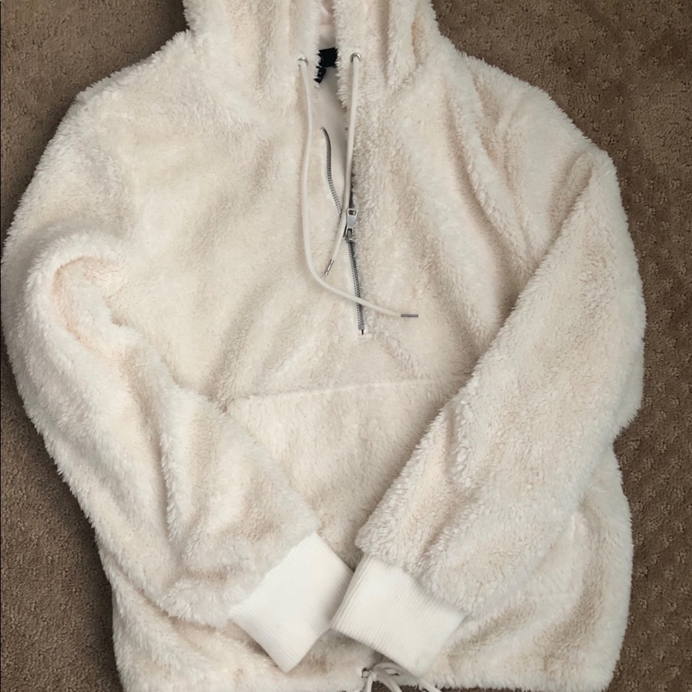 *FOREVER 21* white fluffy hoodie